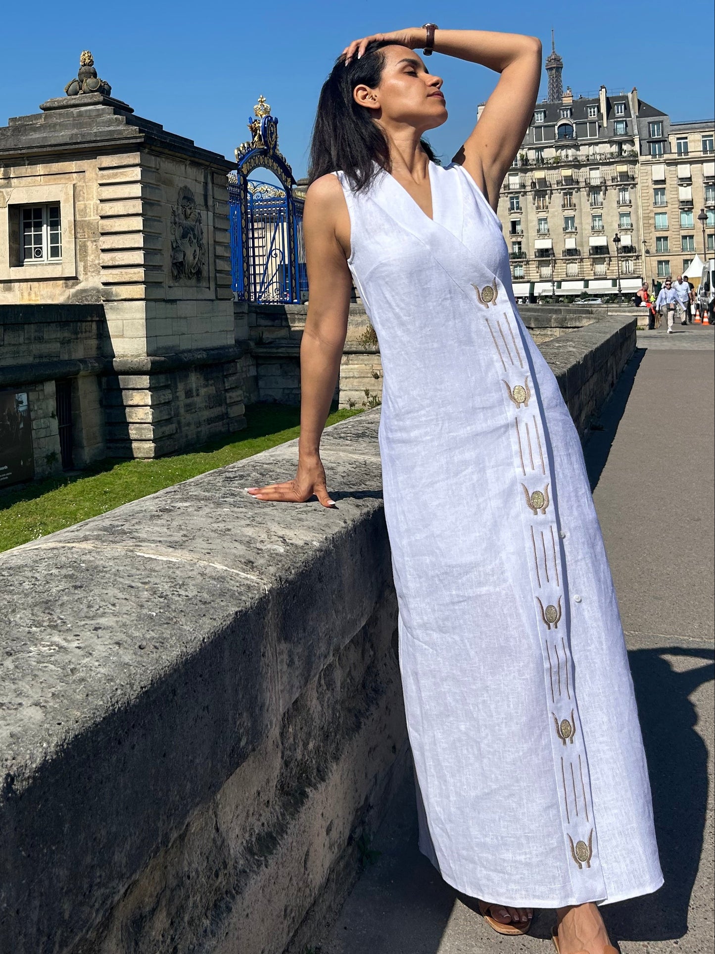 Hathor Embroidered Linen Envelope Dress - Hiéroglyphes Quotidiens
