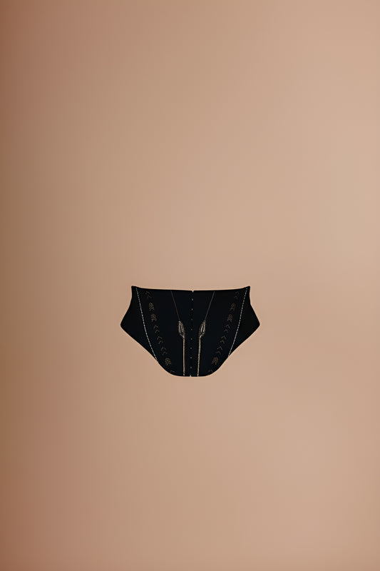 Isisienne Belt in Black